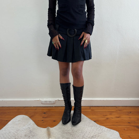 Black pleated skirt - S