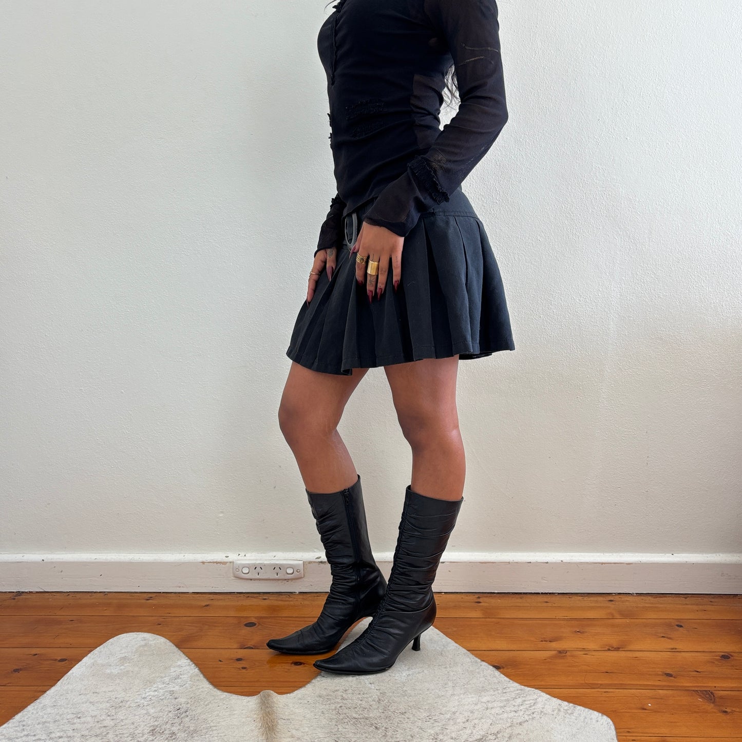 Black pleated skirt - S