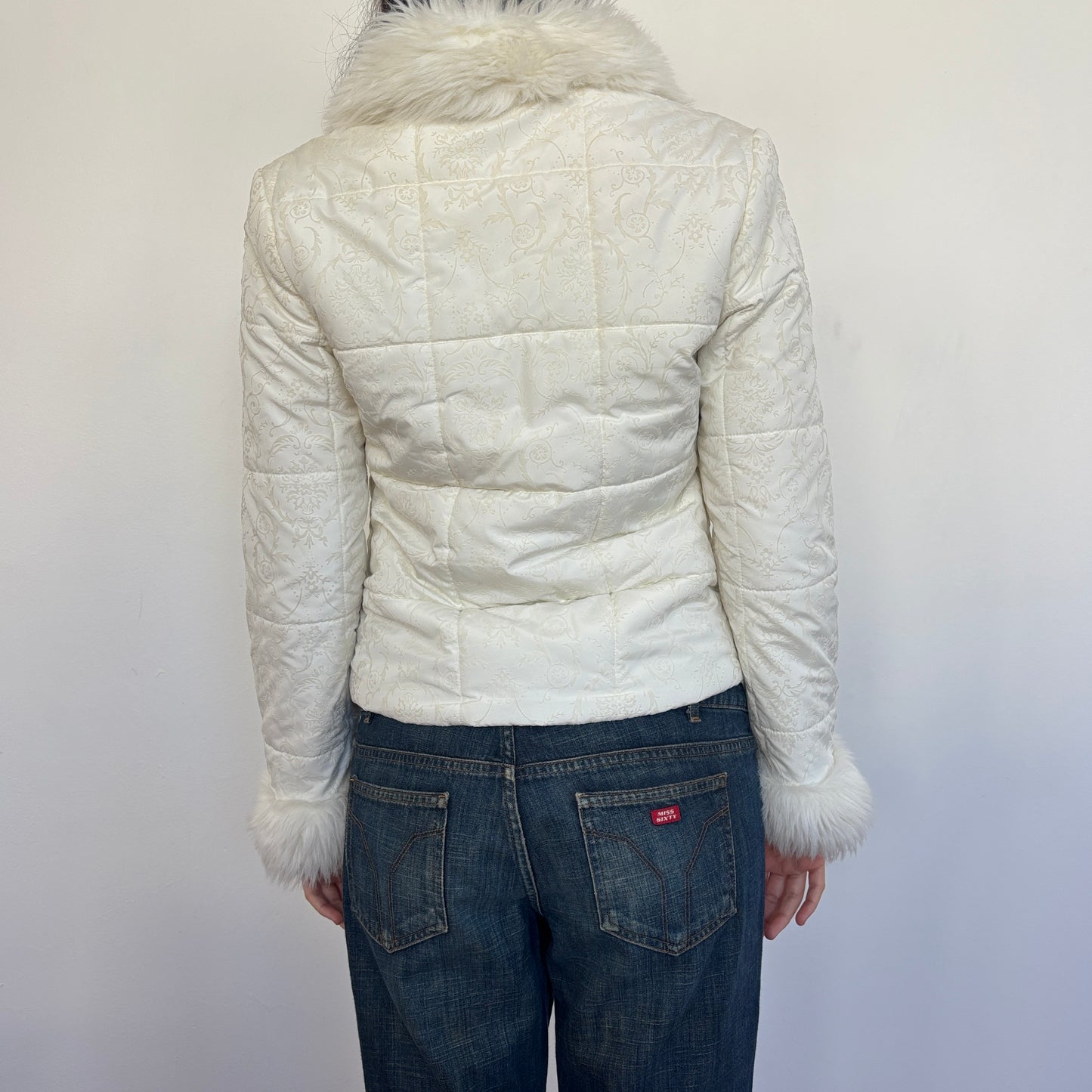 White fur detail jacket - M
