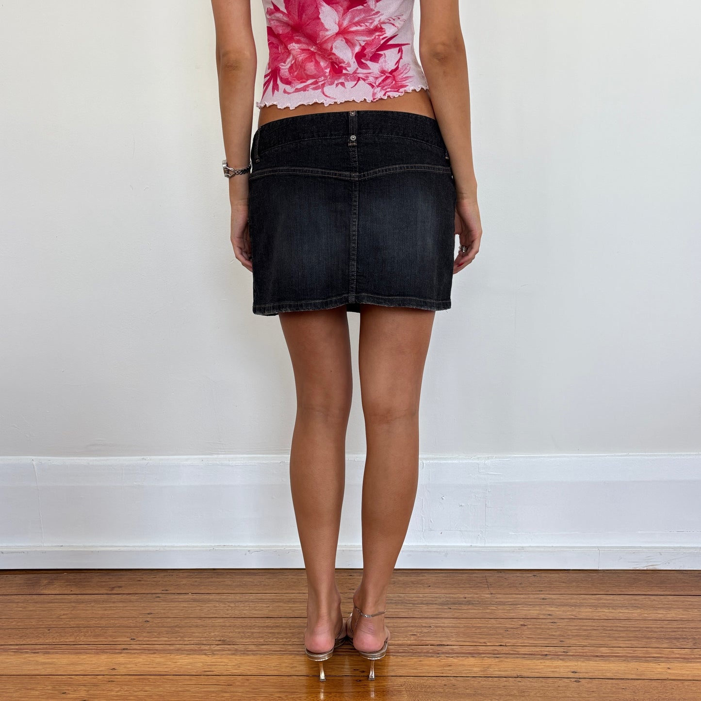 Dark wash denim mini skirt - S