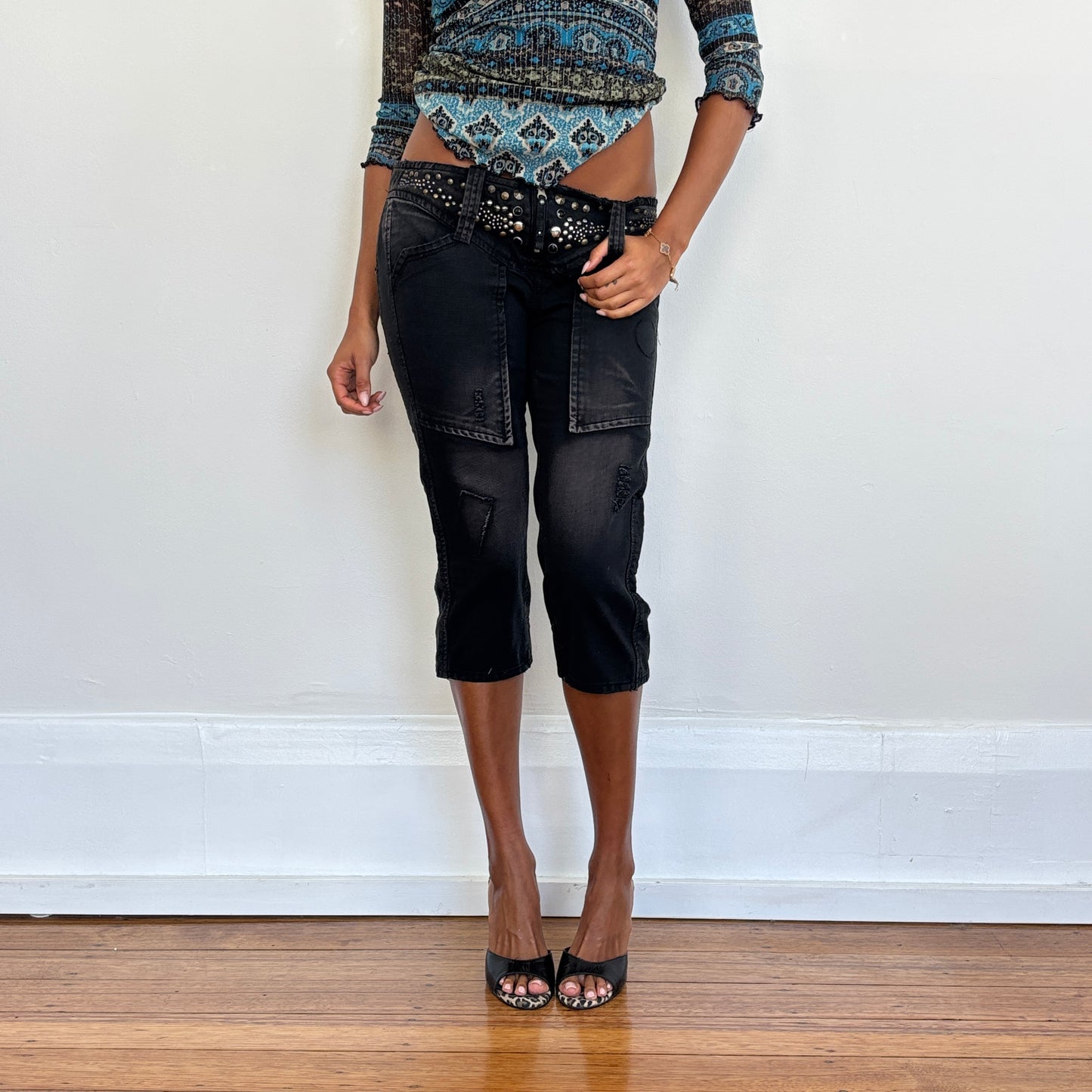 Dark wash denim capris - S/M