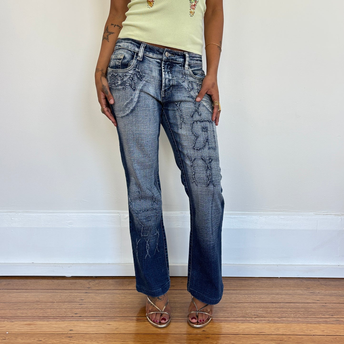 Distressed text detail jeans - XS/S