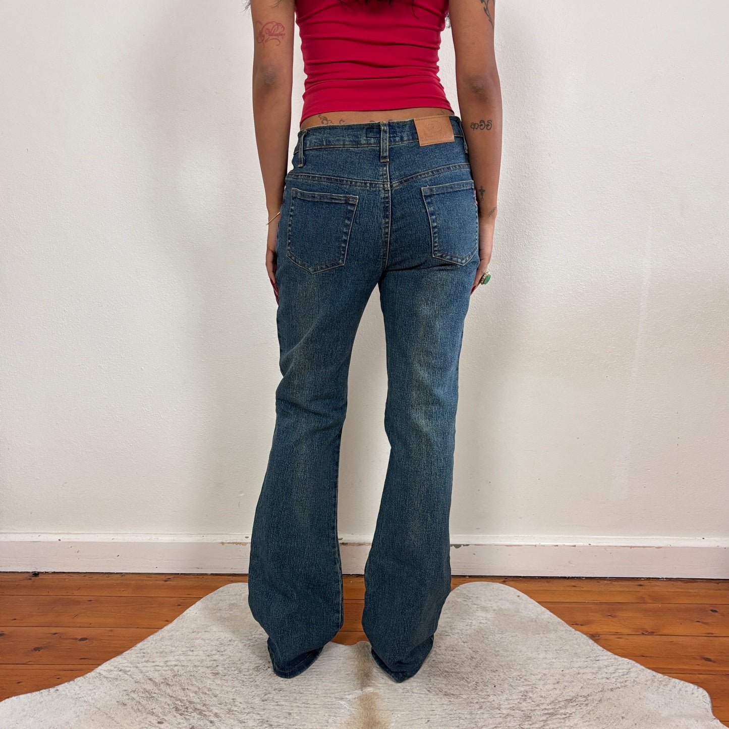 Darkwash flared jeans - S