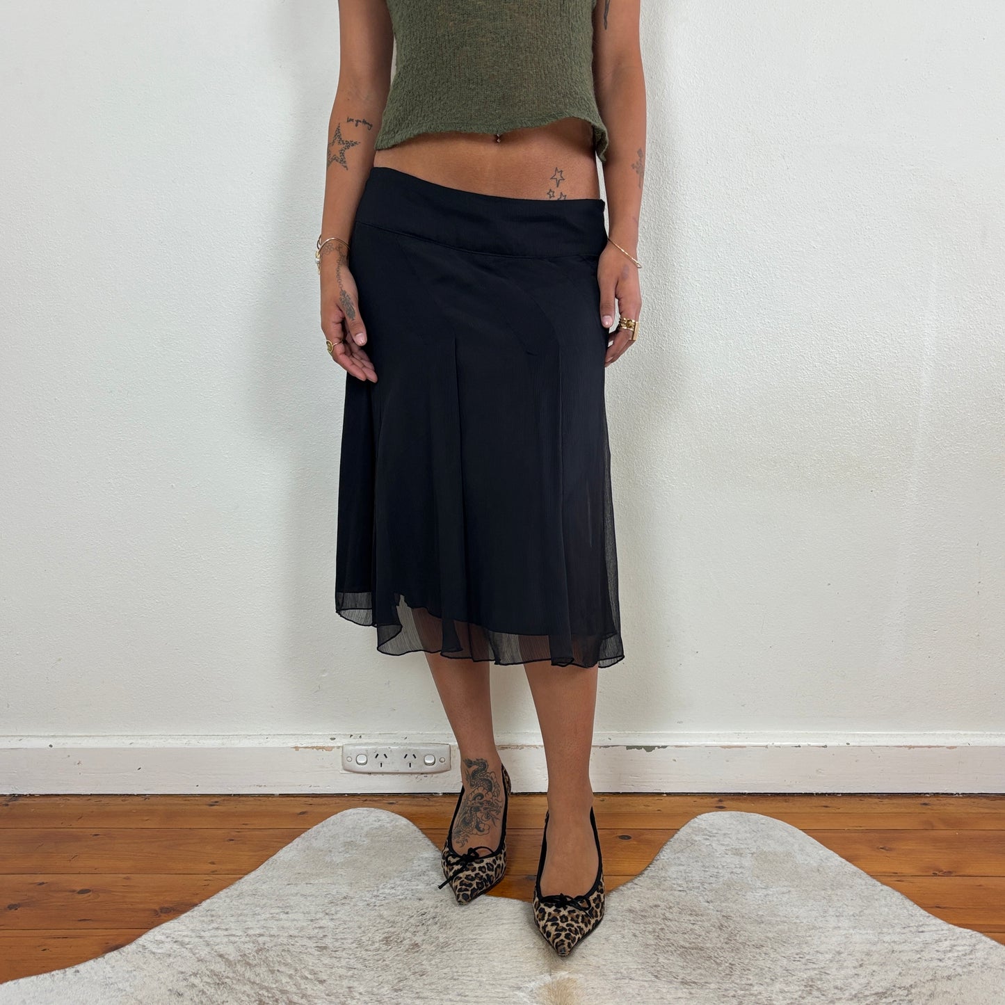 Black flowy midi skirt - S