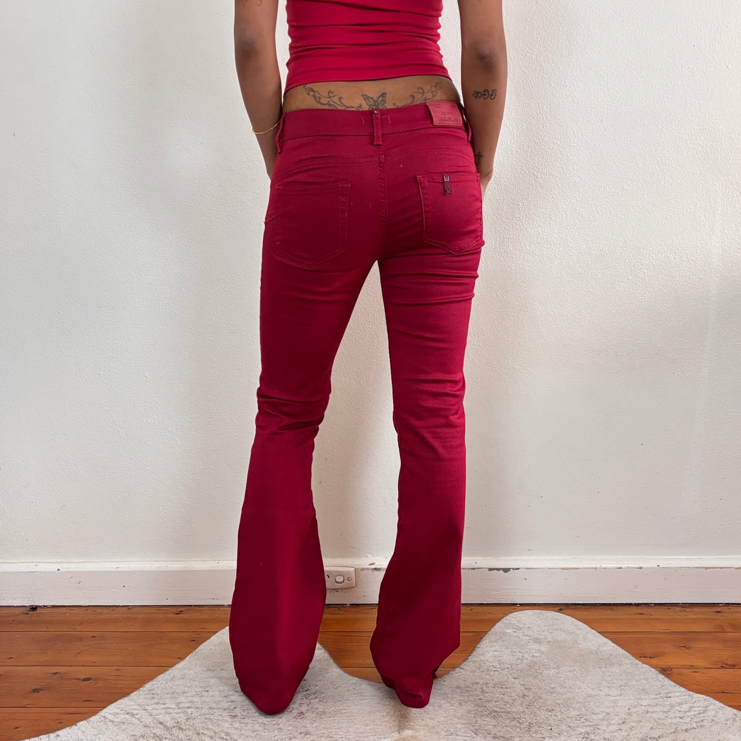 Red lowrise bootcut jeans - XS