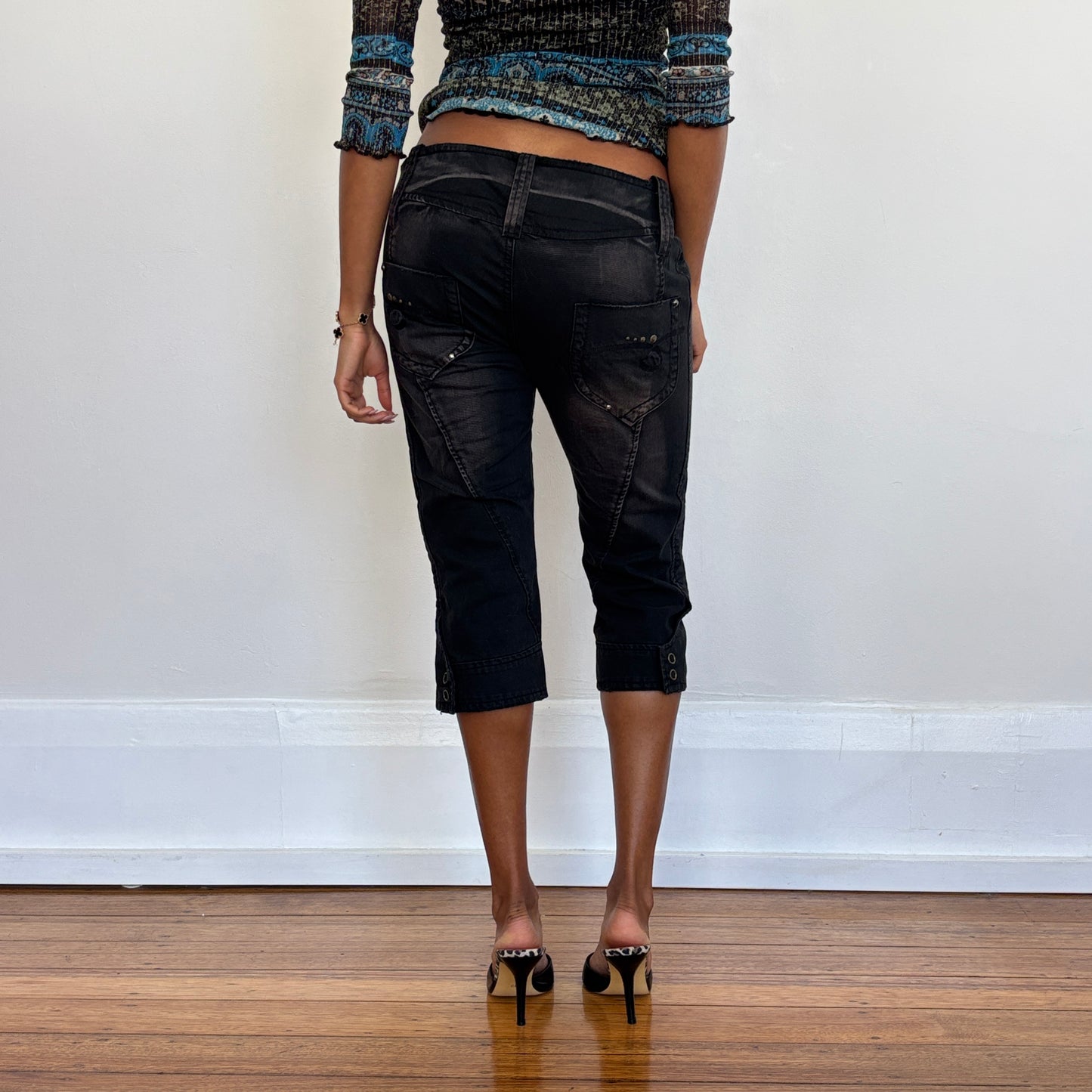 Dark wash denim capris - S/M