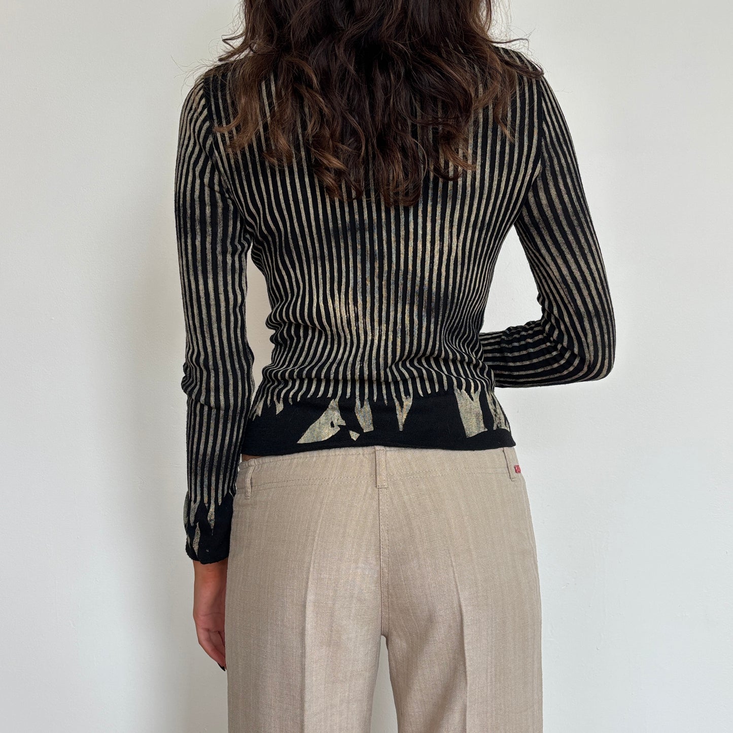 Italian knit long sleeve cardigan - M