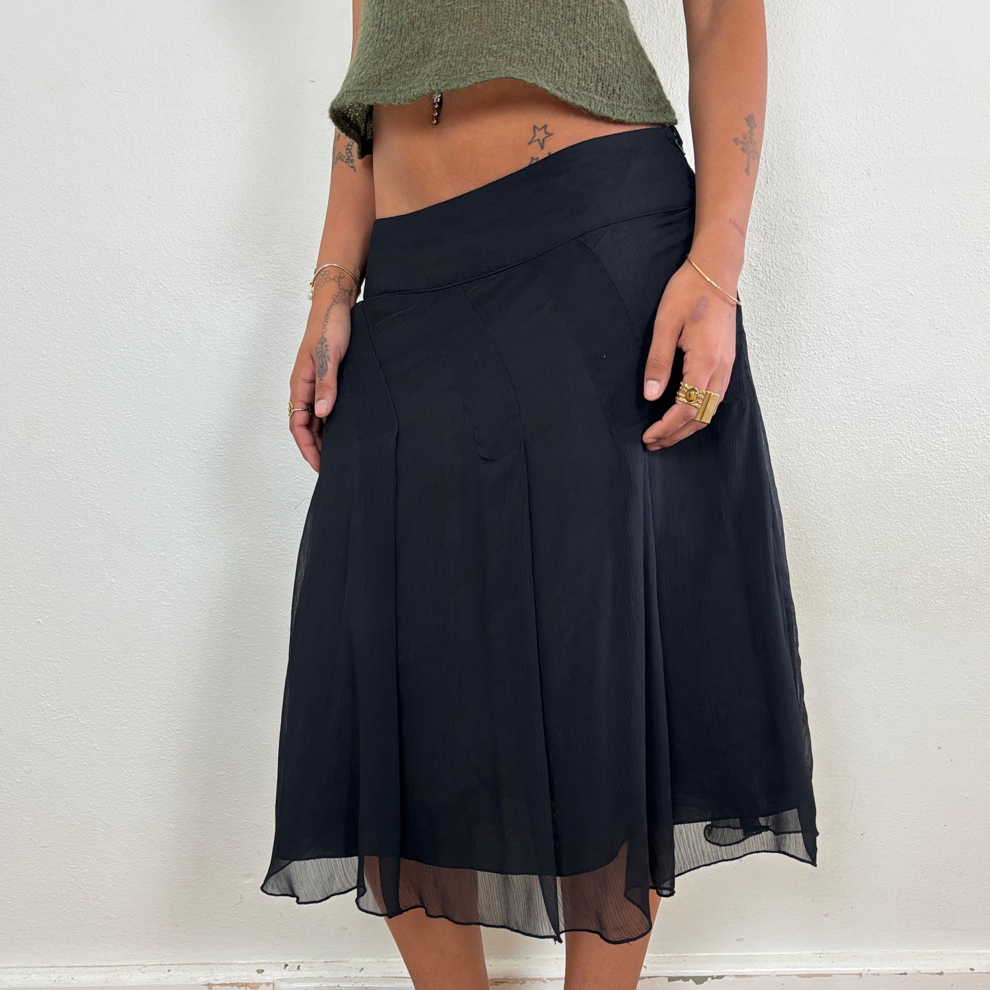 Black flowy midi skirt - S